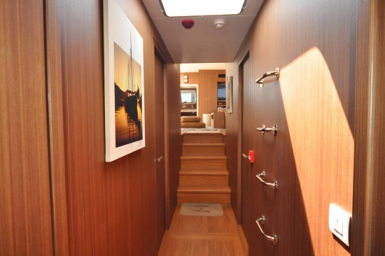 Ketch 24 m. usado à venda