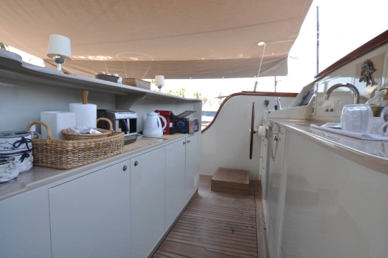 Ketch 24 m. usado à venda