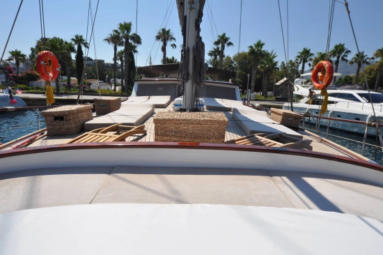 Ketch 24 m. usado à venda