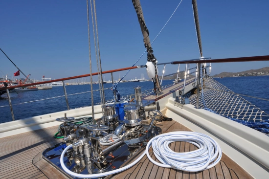 Ketch 24 m. usado à venda