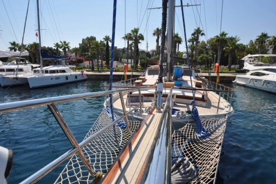 Ketch 24 m. usado à venda
