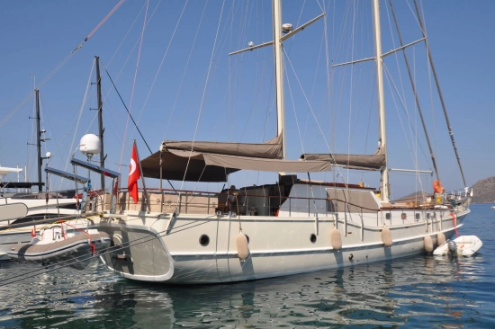 Ketch 24 m. usado à venda