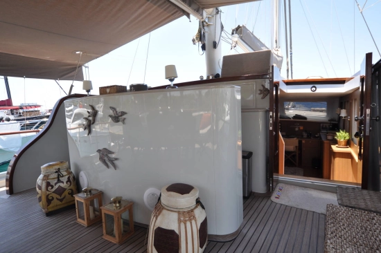 Ketch 24 m. usado à venda
