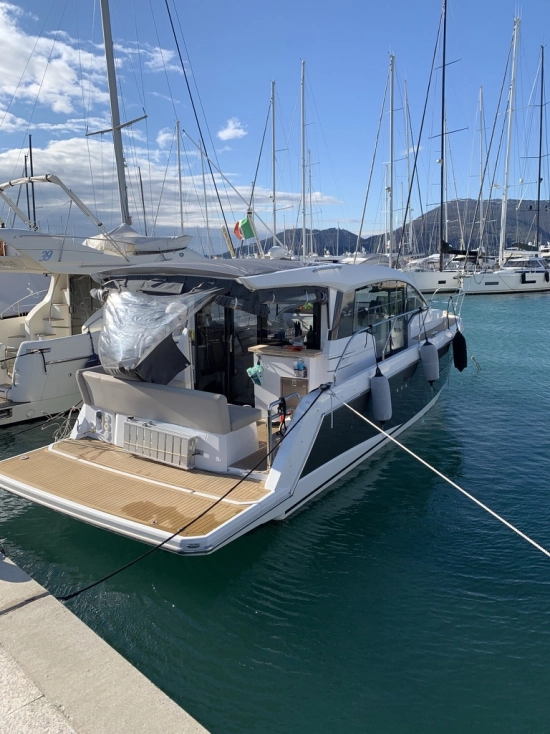 Sealine C330 de segunda mano en venta