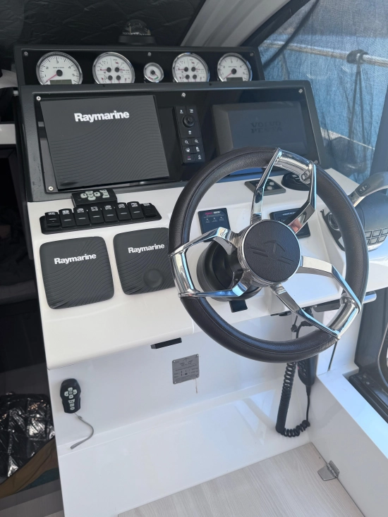 Sealine C330 de segunda mano en venta