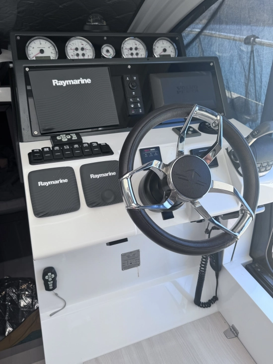 Sealine C330 de segunda mano en venta