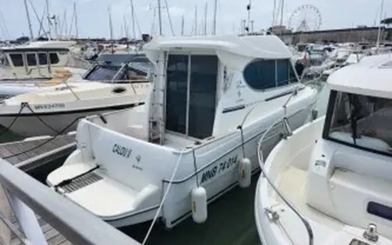 Jeanneau Merry Fisher 805 usado à venda