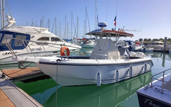 Boston Whaler 26 Outrage usata in vendita