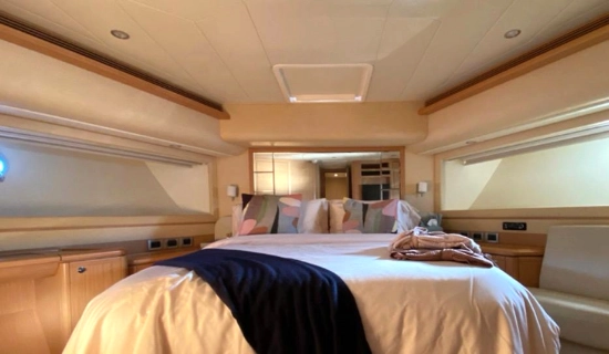 Ferretti 830 de segunda mano en venta