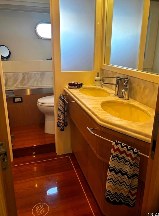 Ferretti 830 de segunda mano en venta