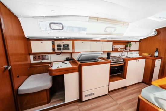 Beneteau Oceanis 40 usado à venda