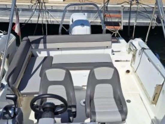 Jeanneau Cap Camarat 6.5 CC Serie 3 usado à venda