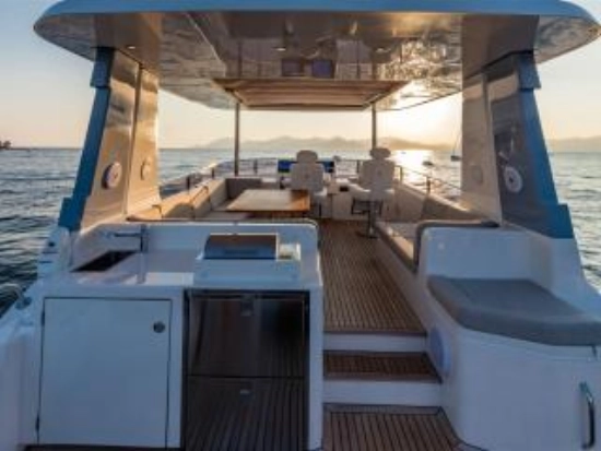 Outer Reef Trident 620 usata in vendita