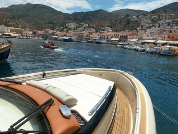 Invictus Yacht TT460 de segunda mano en venta