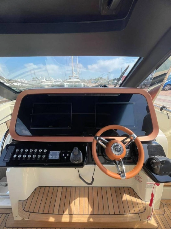 Invictus Yacht TT460 de segunda mano en venta