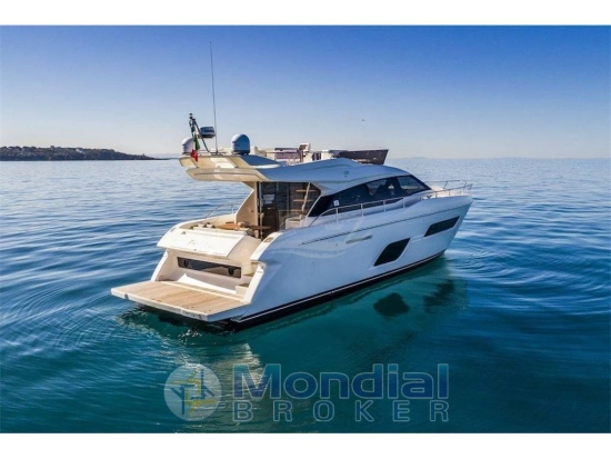 Ferretti 550 usado à venda