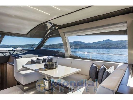 Ferretti 550 usado à venda
