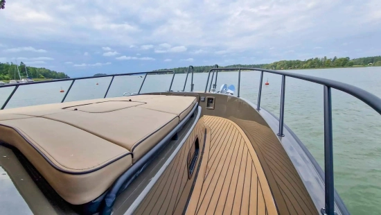 Targa 37 CFC Aft Door Black Line de segunda mano en venta