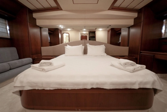 Ferretti 80 de segunda mano en venta