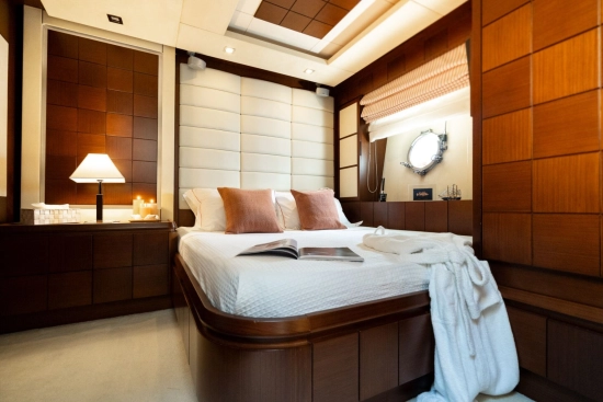 Azimut 96 usado à venda