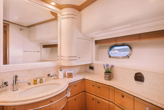 Ferretti 830 de segunda mano en venta