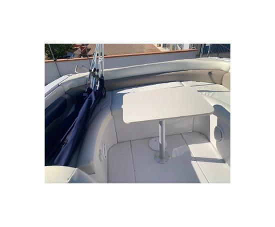Four Winns 225 Sundowner de segunda mano en venta