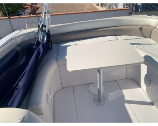 Four Winns 225 Sundowner de segunda mano en venta