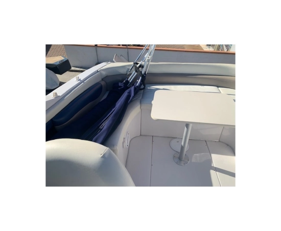 Four Winns 225 Sundowner de segunda mano en venta