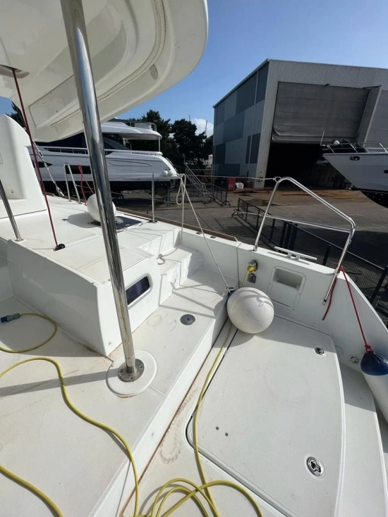 Lagoon 450 F usado à venda
