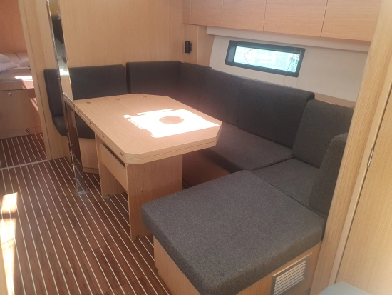 Bavaria Yachts C42 usado à venda