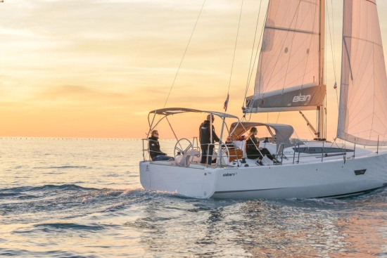 Elan Marine E4 usado à venda