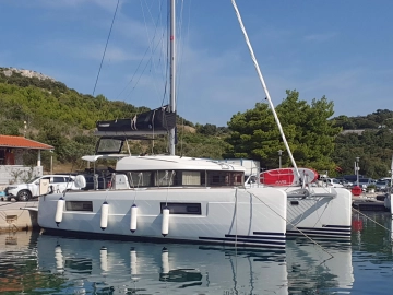Lagoon 40 usata in vendita