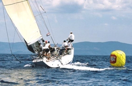 Beneteau First 40.7 usado à venda