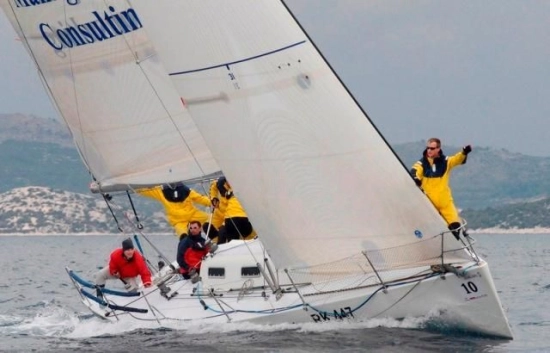 Beneteau First 40.7 usado à venda