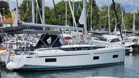 Bavaria Yachts C38 de segunda mano en venta