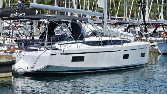 Bavaria Yachts C38 de segunda mano en venta