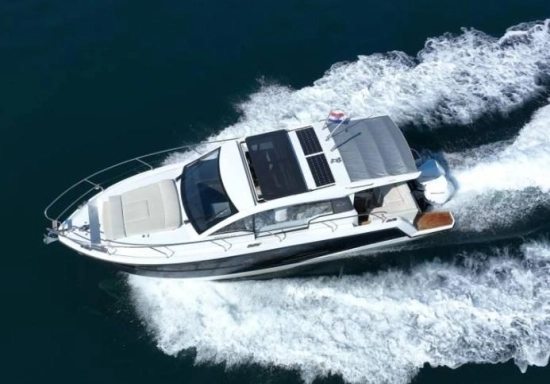 Sealine C335V de segunda mano en venta
