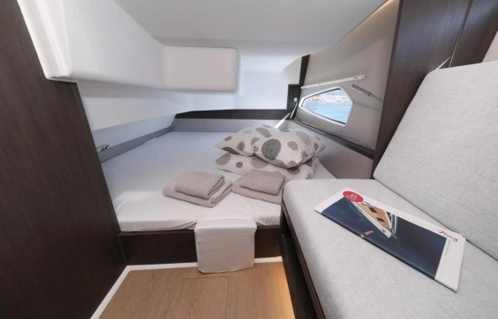 Sealine C335V de segunda mano en venta