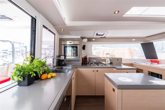 Fountaine Pajot Saona 47 usata in vendita