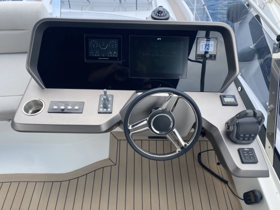 Galeon 440 Fly usado à venda