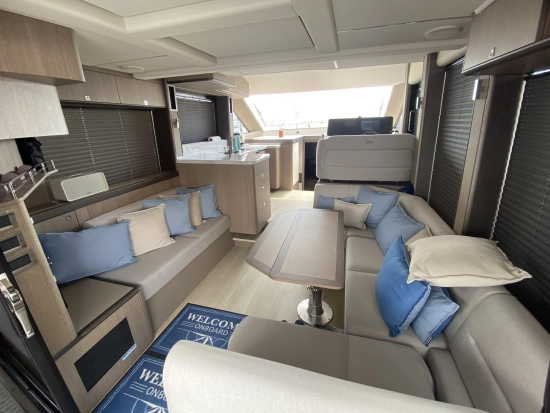 Galeon 440 Fly usado à venda