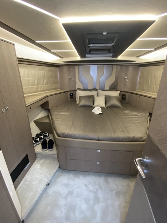 Galeon 440 Fly usado à venda