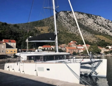 Lagoon 450 F usata in vendita