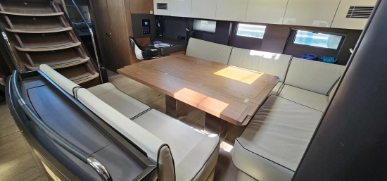 Beneteau Oceanis Yacht 62 usado à venda