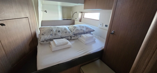 Beneteau Oceanis Yacht 62 usado à venda