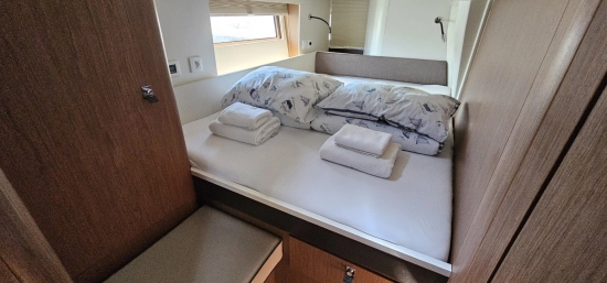 Beneteau Oceanis Yacht 62 usado à venda