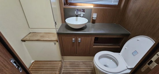 Beneteau Oceanis Yacht 62 usado à venda