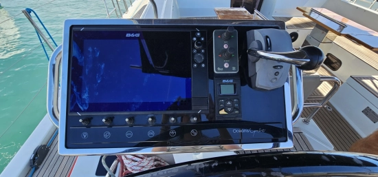 Beneteau Oceanis Yacht 62 usado à venda