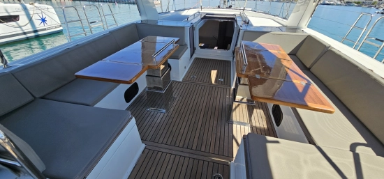 Beneteau Oceanis Yacht 62 usado à venda