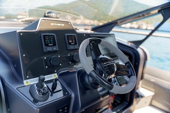 Custom 48 usata in vendita